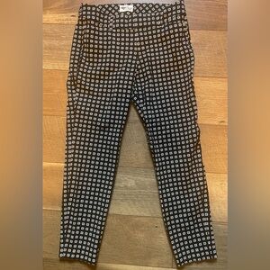 Old Navy Pixie Pants Sz 6 Reg